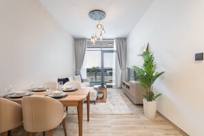1 bedroom - Stay in Studio City at Celia Residence Perfect for 2 (Dubai)