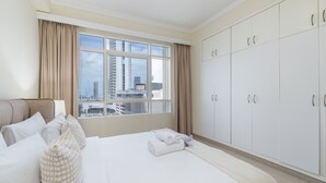 Unclassified image, 3 of 47, button - 1 Bedroom in Marina With Stunning Ain Dubai View (Dubai)