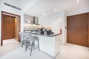 1 bedroom - Astonishing 1 Bedroom Flat in No 9 Tower Dubai Marina (Dubai)