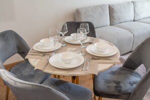 1 bedroom - Sleeps 2 in 1 Bedroom at Hanover Square JVC (Dubai)