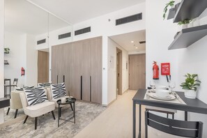 Studio - Charismatic Studio in Laya Heights Perfect for 2 (Dubai)