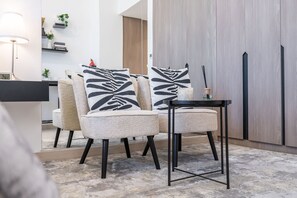 Studio - Charismatic Studio in Laya Heights Perfect for 2 (Dubai)