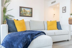 1 bedroom - Remarkable 1 Bedroom Flat in Blakely Tower (Dubai)