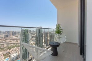 Apartment | 1 bedroom - Lavish 1 Bedroom in Binghatti Gardenia That Sleeps 4 (Dubai)