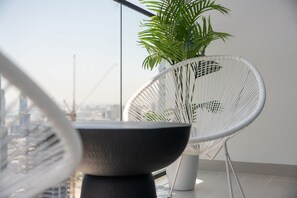 Apartment | 1 bedroom - Lavish 1 Bedroom in Binghatti Gardenia That Sleeps 4 (Dubai)