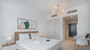 Studio - Majestic Studio in Damac Carson C (Dubai)