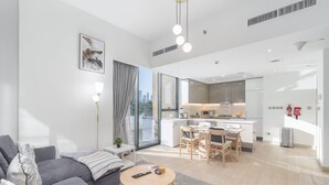 Apartment - Indulging 1 Bedroom in Azizi Riviera 6 (Dubai)