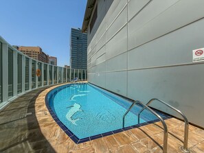 House - Stylish Studio Apartment in Tecom s Prime Location (Dubai)