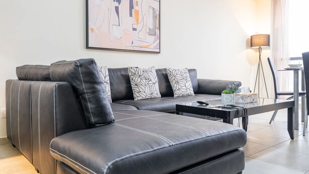 Apartment - Amazing and Chic 1 Bedroom in Goldcrest Views 2 (Dubai)