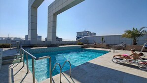 Apartment - Amazing and Chic 1 Bedroom in Goldcrest Views 2 (Dubai)