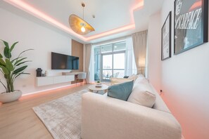 Apartment | 1 bedroom, Internet - Dubai Marina Apartment Sleeps 4 With Balcony (Dubai)