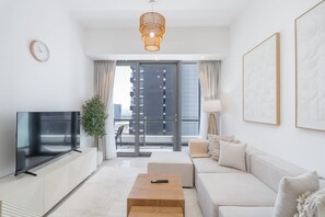 Apartment | 2 bedrooms, Internet - Contemporary 2-bedroom Apartment in Silverene (Dubai)