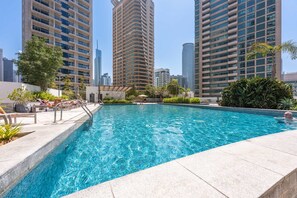 Apartment | 2 bedrooms, Internet - Contemporary 2-bedroom Apartment in Silverene (Dubai)