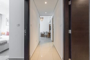 Apartment | 2 bedrooms, Internet - Contemporary 2-bedroom Apartment in Silverene (Dubai)