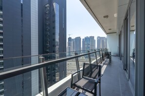 Apartment | 2 bedrooms, Internet - Contemporary 2-bedroom Apartment in Silverene (Dubai)
