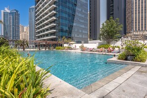 Apartment | 2 bedrooms, Internet - Contemporary 2-bedroom Apartment in Silverene (Dubai)