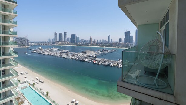 Apartment - Mesmerizing 2BR in Emaar Beachfront With Sea Views (Dubai)