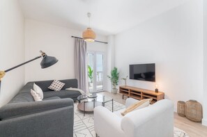 2 bedrooms, Internet - Stylish and Spacious Apartment in Vibrant JVC Dubai (Dubai)