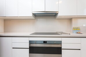 Apartment | 3 bedrooms, Internet - A Centered Location in Al Wasl Perfect for Family (Dubai)