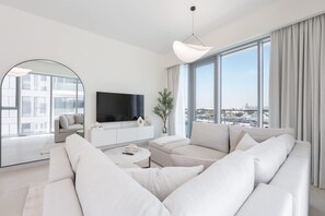Apartment | 3 bedrooms, Internet - A Centered Location in Al Wasl Perfect for Family (Dubai)