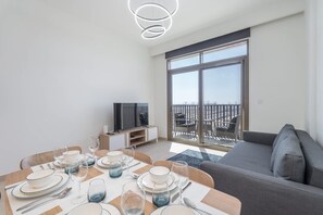 Room - Modern and Peaceful 2 Bedroom in Amber by Azizi (Dubai)