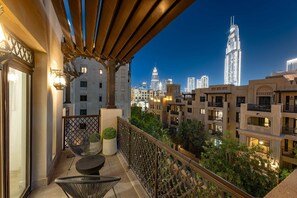 Apartment | 2 bedrooms, Internet - Luxury 2BR Apartment With Full Burj Khalifa View 2-min Walk to Dubai Mall (Dubai)
