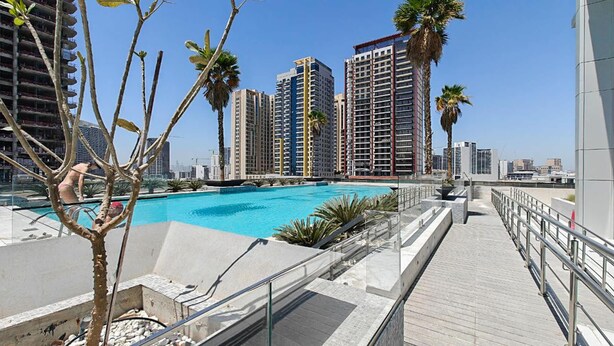 Studio - Stunning Studio in Regina Tower With Five Hotel View (Dubai)