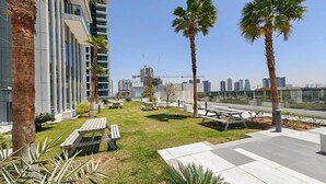 Studio - Stunning Studio in Regina Tower With Five Hotel View (Dubai)