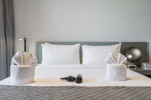 Room - Modern and Stunning Studio in MAG 910 MBR City (Dubai)