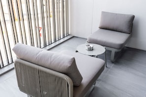Internet - Modern and Stunning Studio in MAG 910 MBR City (Dubai)