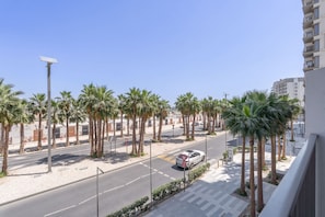 Internet - Modern and Stunning Studio in MAG 910 MBR City (Dubai)
