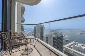 1 bedroom, Internet - 1 Bedroom in Marina Vista With Gorgeous Palm Views (Dubai)