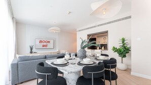 House | 4 bedrooms, high-speed internet - 301 La Riviera in Dubai (Dubai)