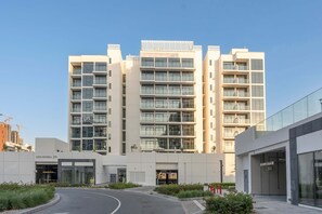 House | Internet - A Serene and Gorgeous Studio in Meydan One (Dubai)