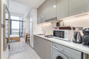 House | Internet - A Serene and Gorgeous Studio in Meydan One (Dubai)