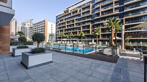 Studio | Internet - Peaceful Studio in Azizi Riviera 38 With Pool View (Dubai)