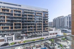 Internet - Peaceful Studio in Azizi Riviera 38 With Pool View (Dubai)