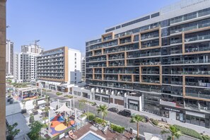 Studio | Internet - Peaceful Studio in Azizi Riviera 38 With Pool View (Dubai)