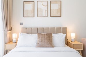 Studio | Internet - Serene Living Space Backing Onto Community Garden (Dubai)