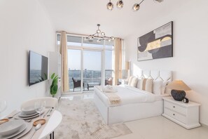 Studio | 1 bedroom, Internet - Beautifully Furnished Studio With Skyline Views (Dubai)