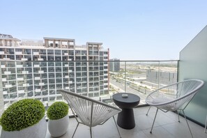 Studio | Internet - 712 Azizi Riviera 24 (Dubai)