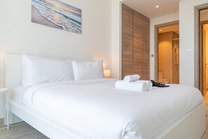 Apartment | 1 bedroom, Internet - Sleek 1 Bedroom in Studio One With Great Amenities (Dubai)