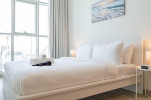 Apartment | 1 bedroom, Internet - Sleek 1 Bedroom in Studio One With Great Amenities (Dubai)