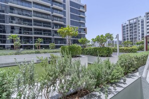 Studio | Internet - Elegant Studio With Garden in Meydan - Dubai (Dubai)