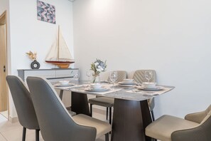 Apartment | 1 bedroom, Internet - Stunning 1 Bedroom in The Bay With Balcony (Dubai)