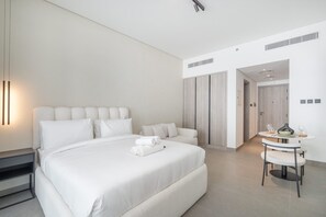 Studio | Internet - Chic Studio in Oxford Terraces With Pool Gym (Dubai)