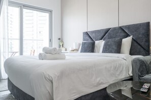 Studio | Internet - An Oasis in Bella Rose and Sleeps 2 (Dubai)