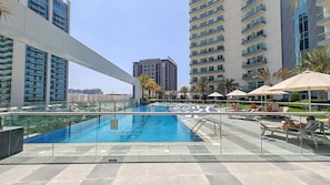 Studio | Internet - An Oasis in Bella Rose and Sleeps 2 (Dubai)