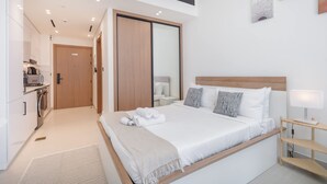 House - A Superb and Amazing Studio in Binghatti Lavender With Balcony (Dubai)