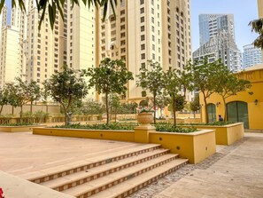Apartment | 2 bedrooms, Internet - Modern JBR Apartment Sleeps 4 With Pool Balcony (Dubai)